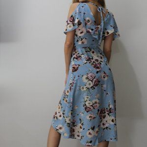perfect flowery light dress ~ beach go to stylish